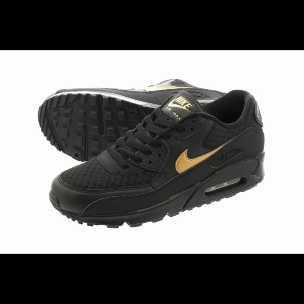 Nike - Picture 3 of 3